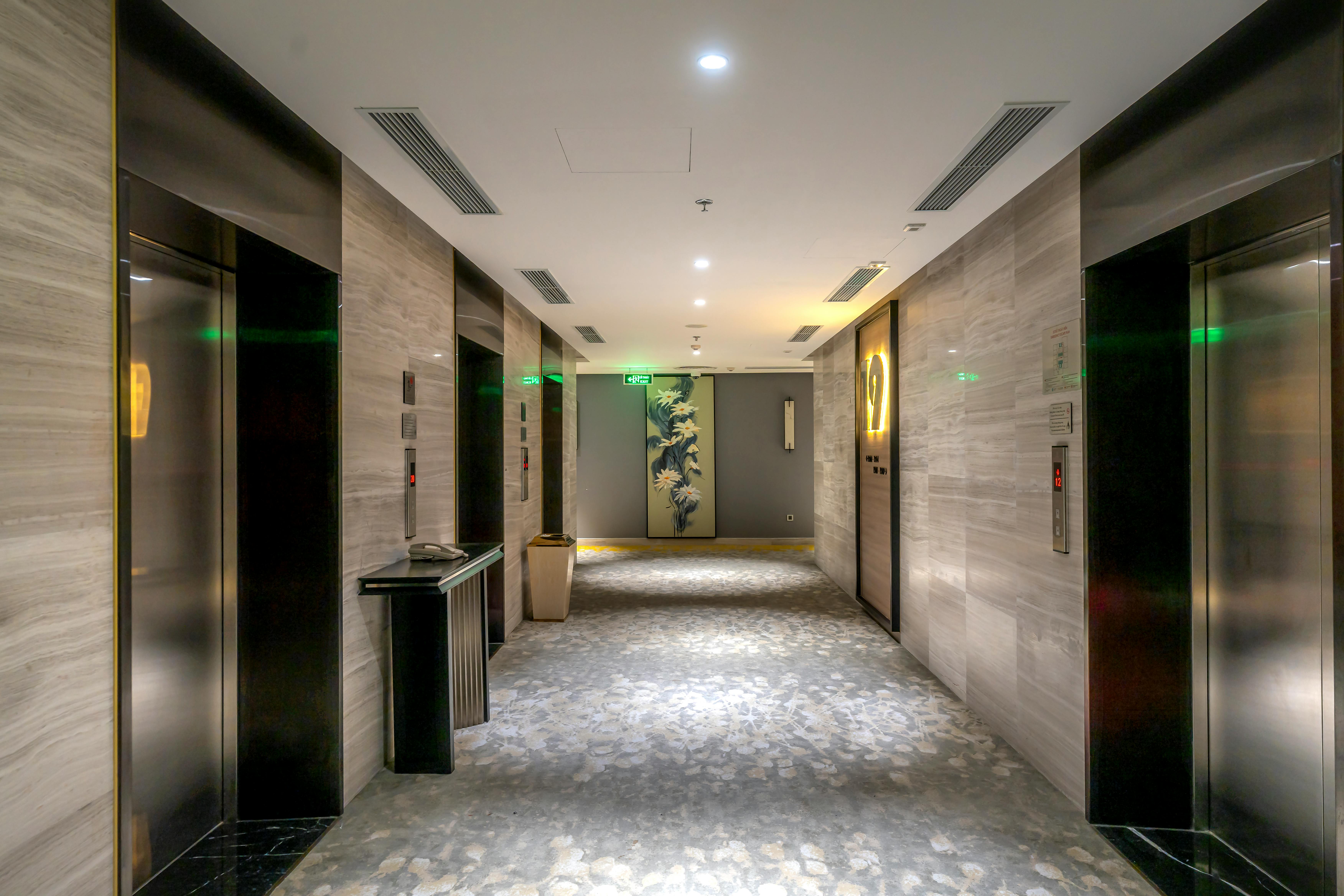 Hotel carpet supplier India — corridor runners for US hotels